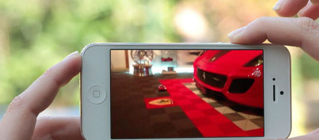 iPhone automatycznie spauzuje film, jeśli przestaniesz patrzeć na ekran
