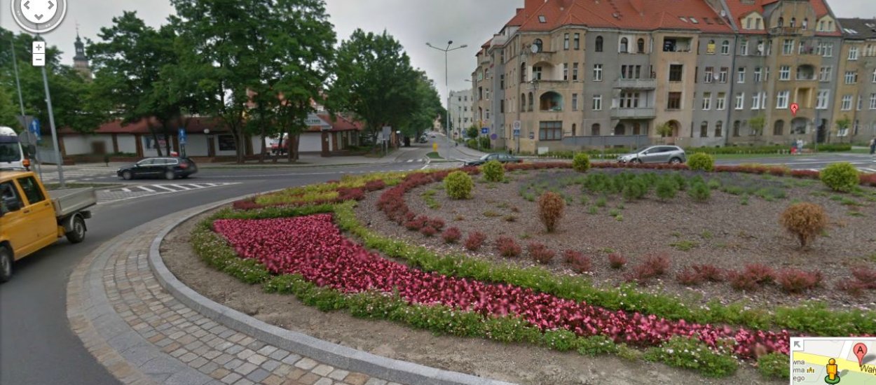 Podzielcie się swoimi rodzinnymi stronami – Street View od Google już w całej Polsce