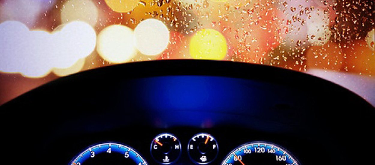 Intel stworzył reflektory samochodowe, które "ukrywają" krople deszczu