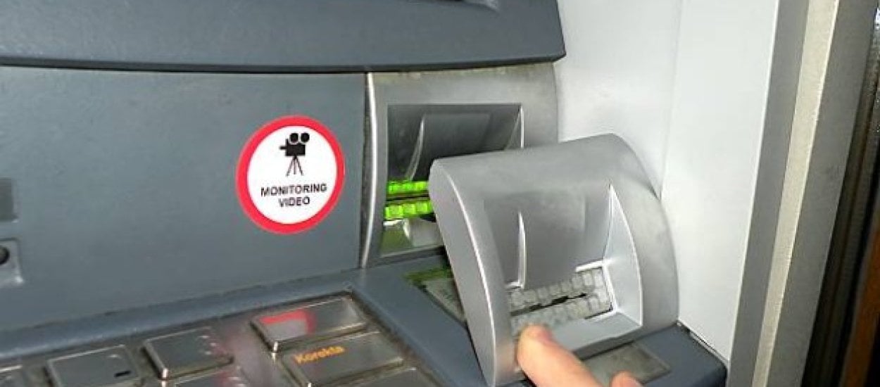 Skimming nadal popularny, czyli uważajcie na lewe bankomaty