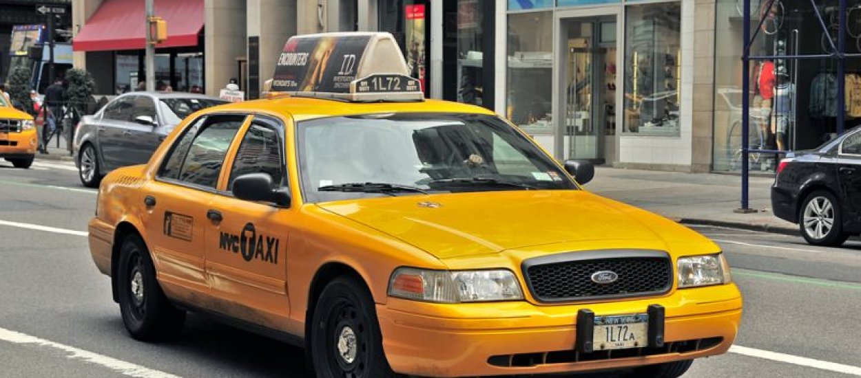 Protesty taksówkarzy napędzają popularność aplikacji mobilnych do zamawiania taksówek