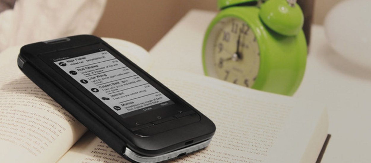 InkCase Plus – zamienień swój smartfon w YotaPhone