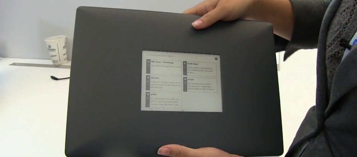 Intel przedstawia prototyp laptopa z drugim ekranem e-ink w pokrywie