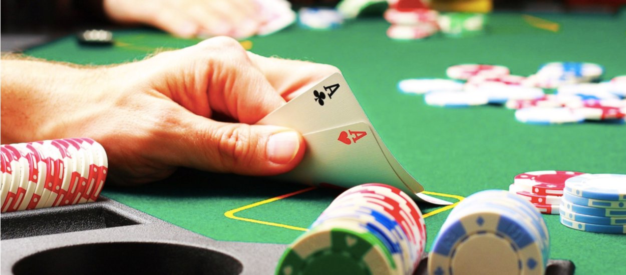 Sztuczna Inteligencja pokonała zawodowych pokerzystów, zgarniając 1,7 mln USD