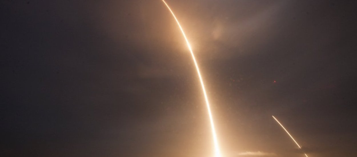 Sukces SpaceX: rakieta Falcon 9 wylądowała po wykonaniu misji