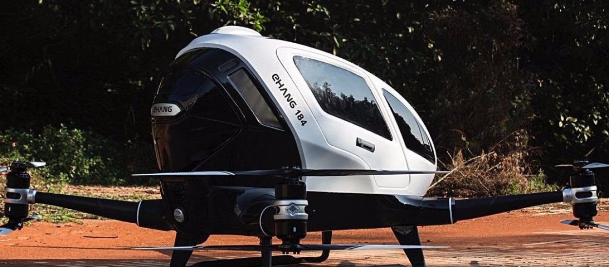 Co tam autonomiczne samochody - ten dron bierze na pokład człowieka i leci z nim w wyznaczone miejce