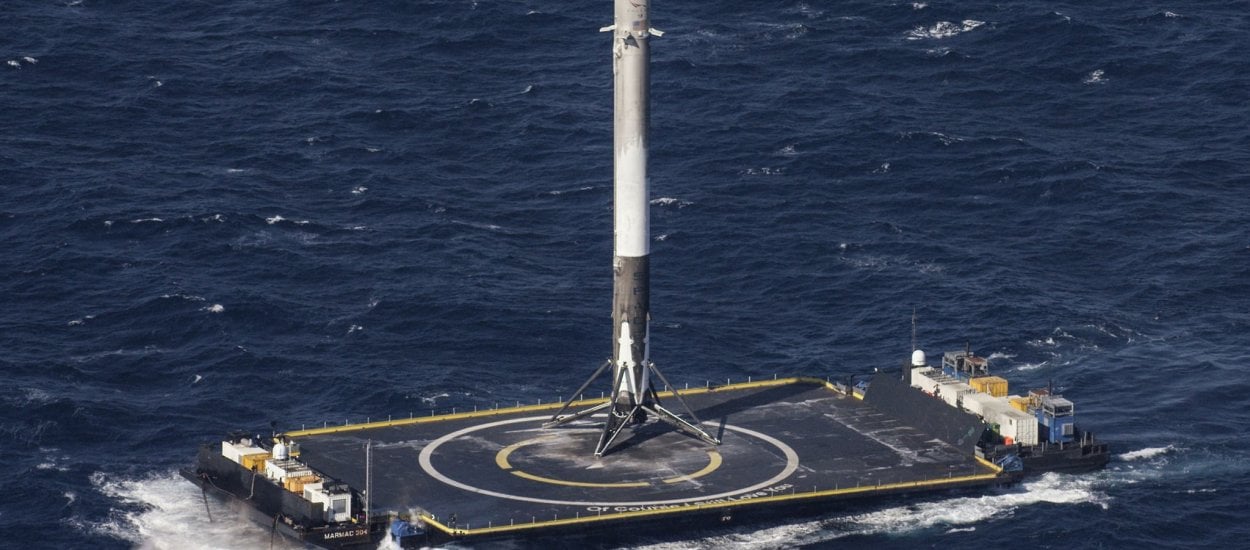Wielki sukces SpaceX - rakieta Falcon 9 wylądowała na barce