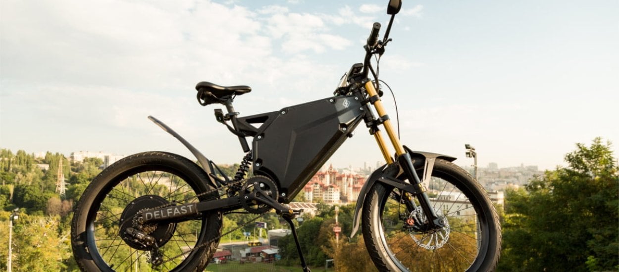 Ten rower elektryczny przejedzie 380 km na jednym ładowaniu. Gdzie haczyk?