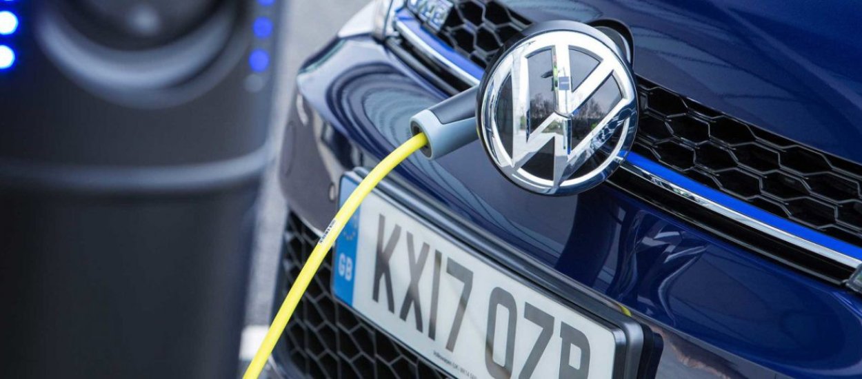 Akcji serwisowych ciąg dalszy: Volkswagen wzywa do serwisów hybrydy i elektryki