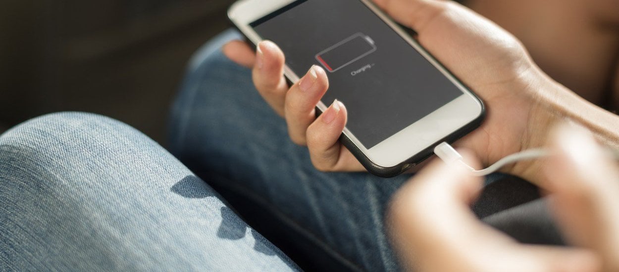 O ile słabsza jest bateria po 3 latach używania smartfona?