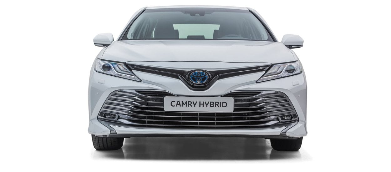 Toyota Camry wraca do Europy! Przestronność segmentu E w cenie klasy średniej. Nowy napęd hybrydowy. Premiera