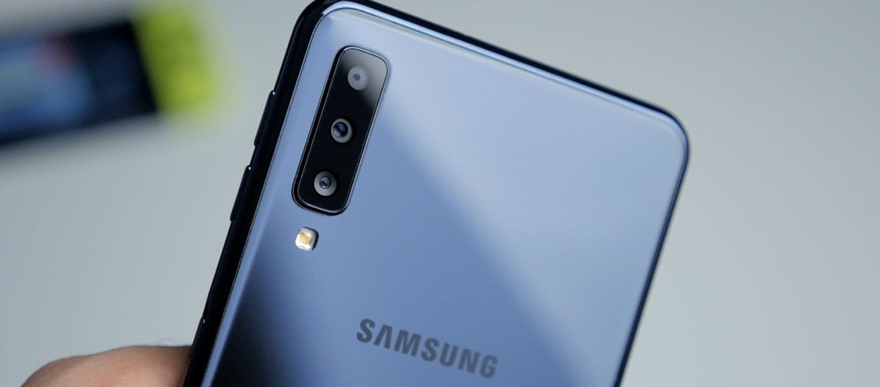 Samsung Galaxy A7 2018 - ma trzy aparaty i czytnik linii papilarnych w przycisku na ramce. Test smartfona