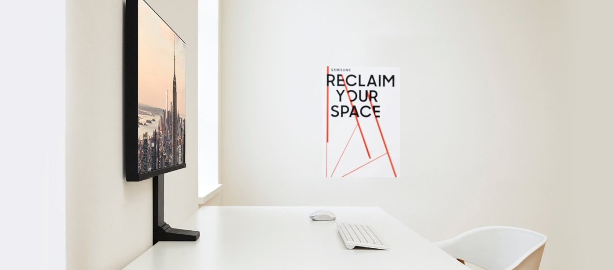 Samsung z nowym monitorem dla osób, które mają wąskie biurko przy ścianie