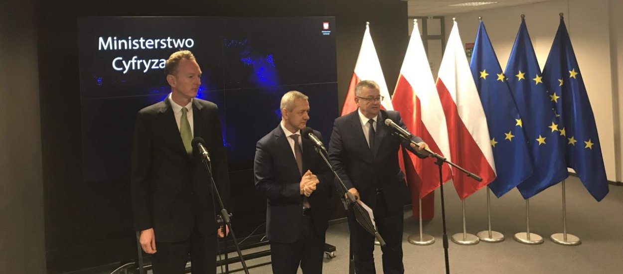 Minister Infrastruktury: Działalność Ubera w Polsce nie jest niczym zagrożona