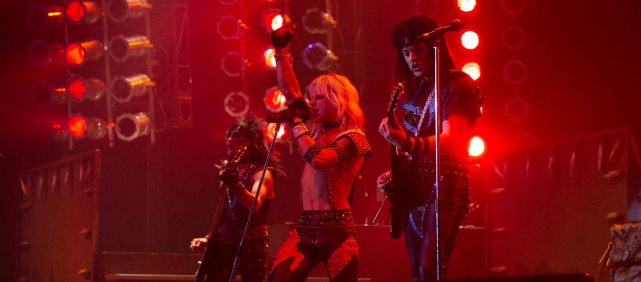 Seks, prochy i glam metal. Obejrzyjcie Brud na Netlix - film pokazuje prawdziwe oblicze Mötley Crüe