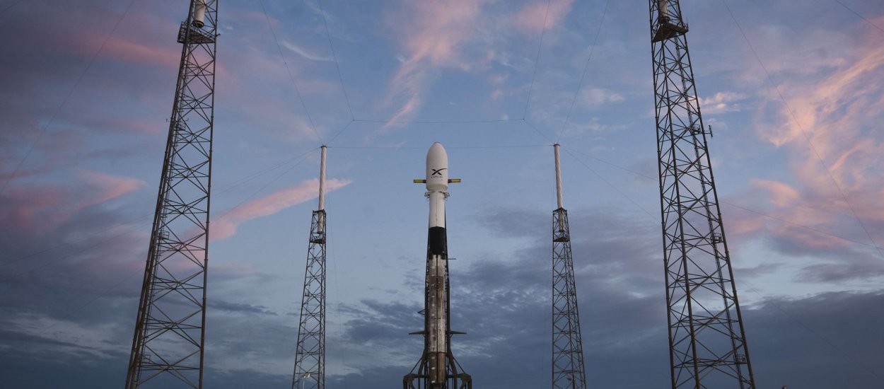 SpaceX dokończy konstelację OneWeb, Starlink ma już 250 000 klientów