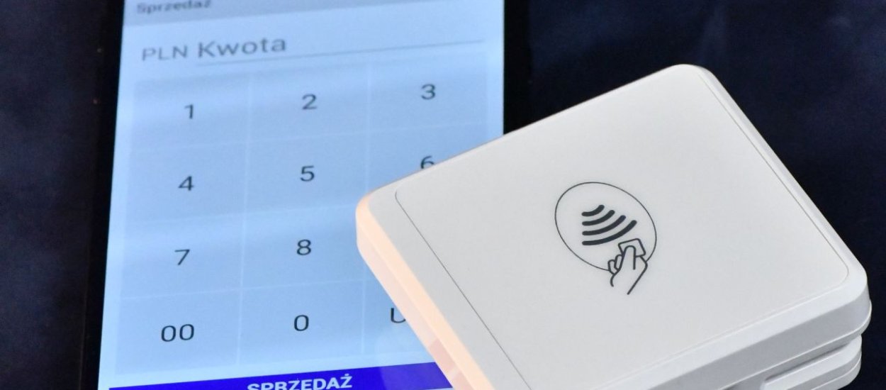Czy Polacy są już gotowi na wklepywanie PIN-u do karty na smartfonie sprzedawcy?