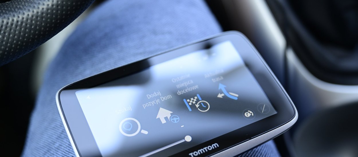 Recenzja TomTom GO Premium. Lepsza nawigacja GPS czy Google Maps?