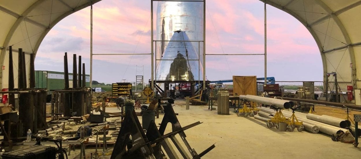 SpaceX zmienia projekt Starshipa, ruchome skrzydła zamiast trzech lotek