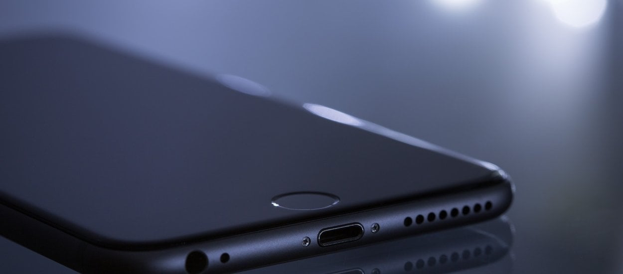 iPhone z czytnikiem linii papilarnych pod ekranem dopiero w 2022... podobno