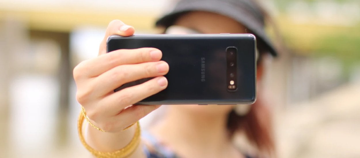 Samsung pożegna się z wcięciami i dziurami w ekranach? Oby, ile można czekać