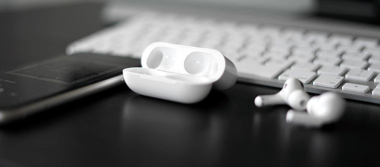 Słuchawki Apple AirPods Pro do kupienia na Allegro za 133 zł. Jak Allegro walczy z podróbkami?