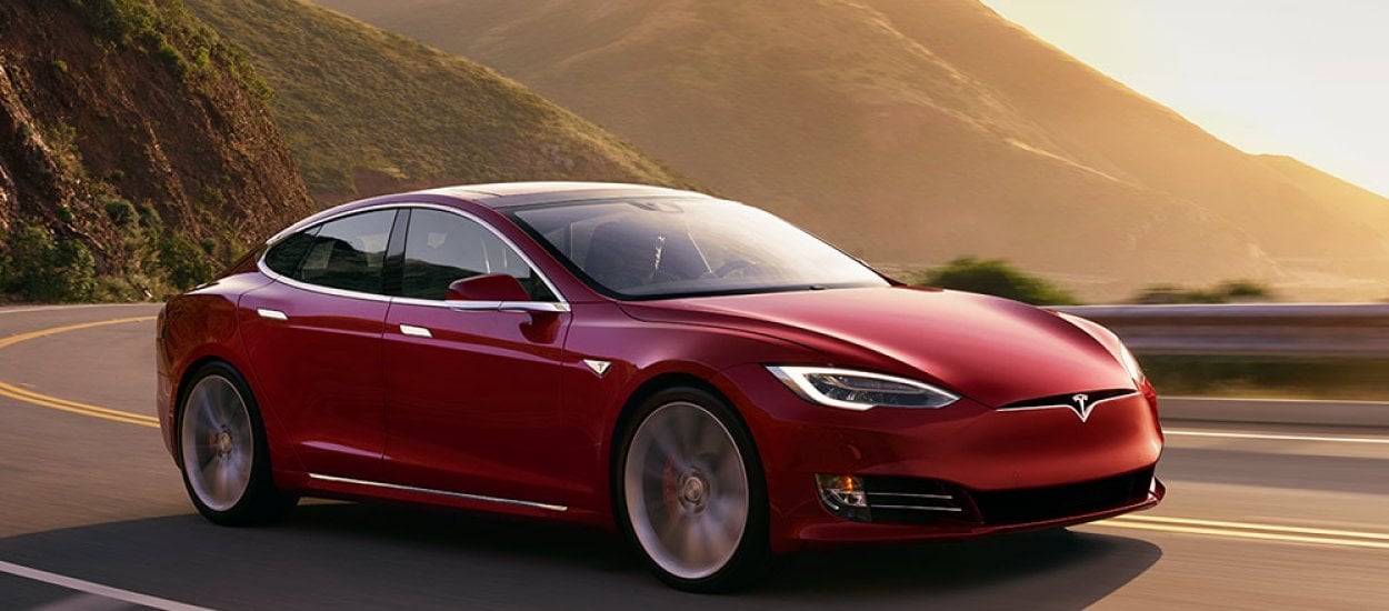 Tesla już niedługo wyśle dane kierowcy w „chmury”...