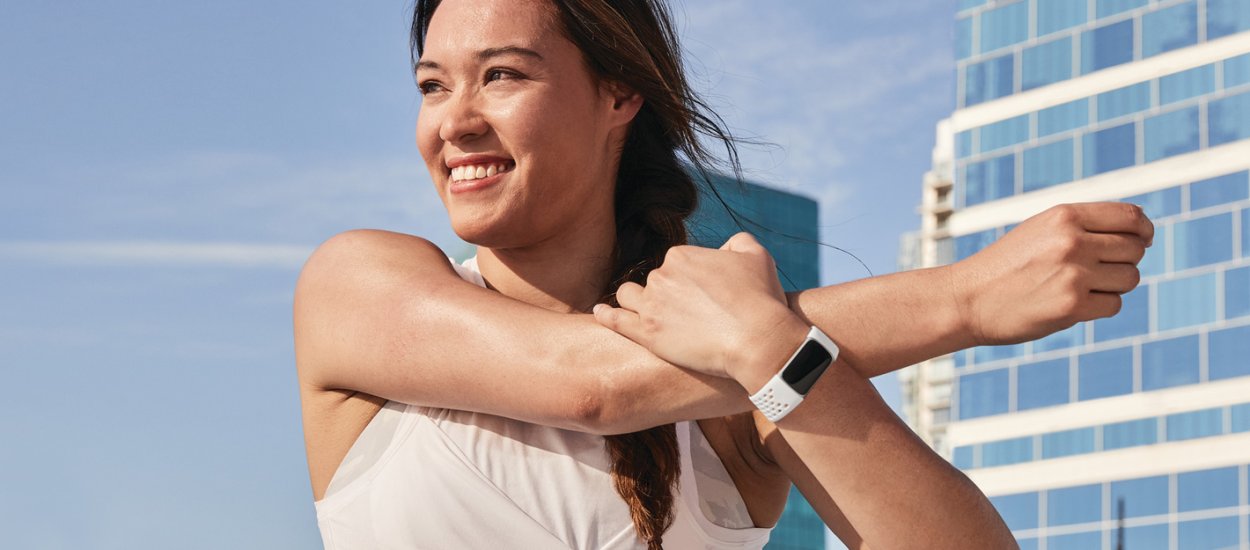 Fitbit Charge 5 oficjalnie. Kolorowy wyświetlacz i inne nowości