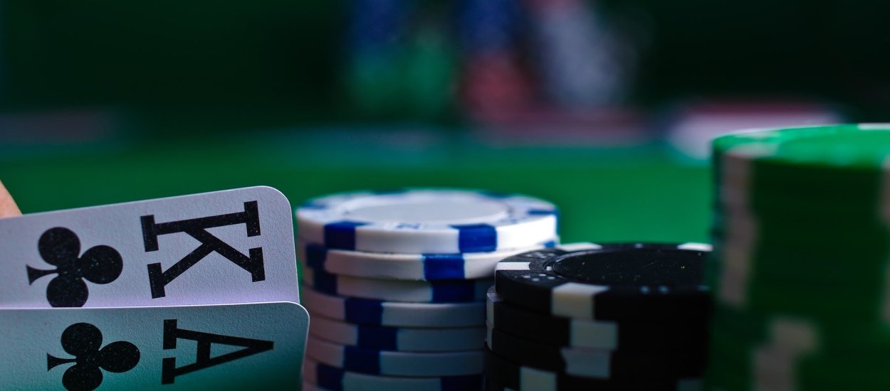 Więcej kobiet niż mężczyzn przyznaje się do grania w nielegalne gry hazardowe online