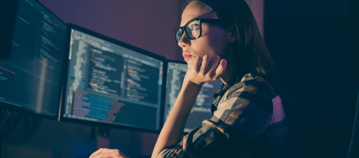 Tylko co trzecia kobieta pracująca w branży IT ukończyła studia informatyczne