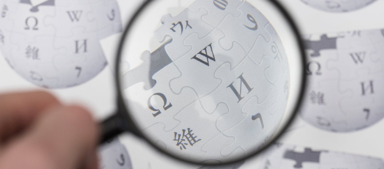 Rosjanie straszyli Wikipedię, teraz nakładają na nią kary. Bo pisze prawdę