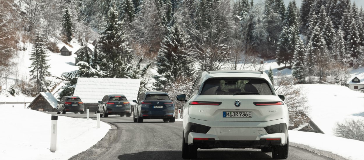 Napęd BMW eDrive 5. generacji w elektrycznych BMW iX xDrive40, iX3 oraz i4 M50 w górskich drogach (także ośnieżonych)