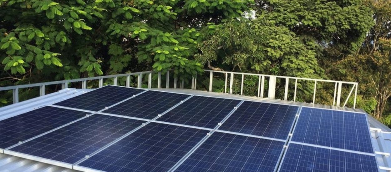 Naukowcy zmodyfikowali panele słoneczne, żeby produkowały energię… w nocy