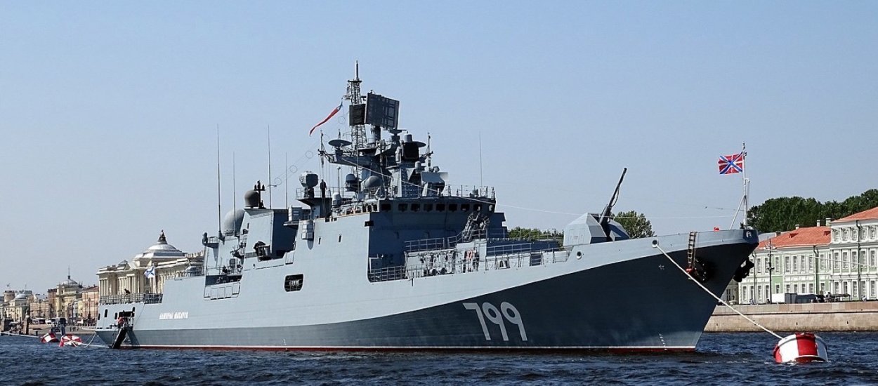 Rosja traci kolejny okręt? „Admirał Makarow” ponoć płonie przy Wyspie Węży