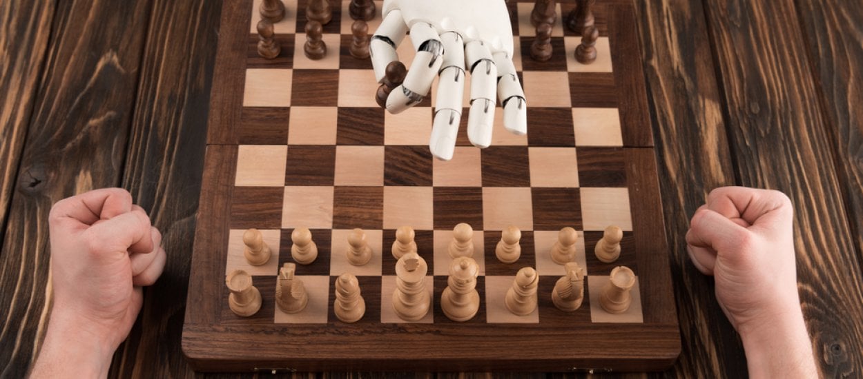Rosja: siedmiolatek zmierzył się z robotem w turnieju szachowym. Maszyna złamała mu palec