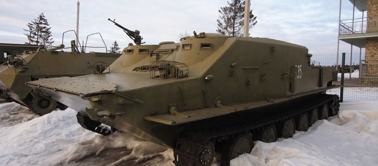 Armia rosyjska sięga po prawdziwy złom. Zauważono transportery BTR-50