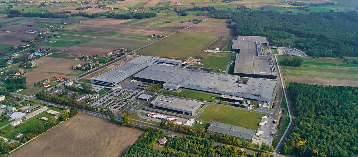 JTI zwiększa inwestycje w Polsce. Odwiedziliśmy wielką fabrykę pod Łodzią!