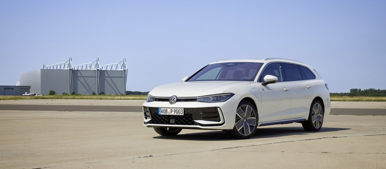 Nowy Volkswagen Passat B9 (2024): przestronność i jakość wnętrza. Silniki i zasięg