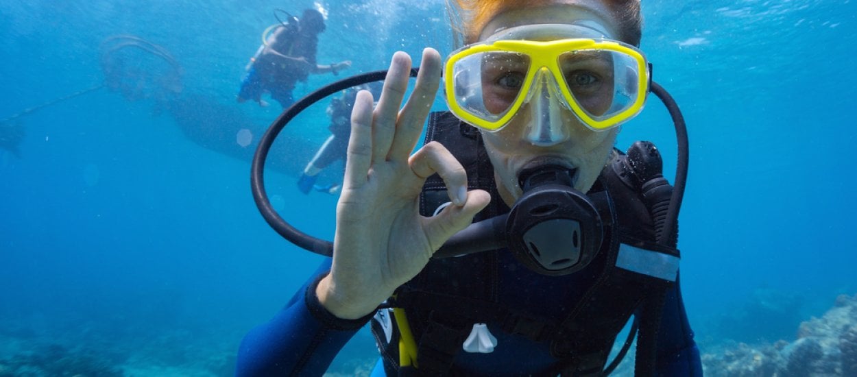 Oto rękawica do komunikacji pod wodą. Zamienia ruch w wiadomości