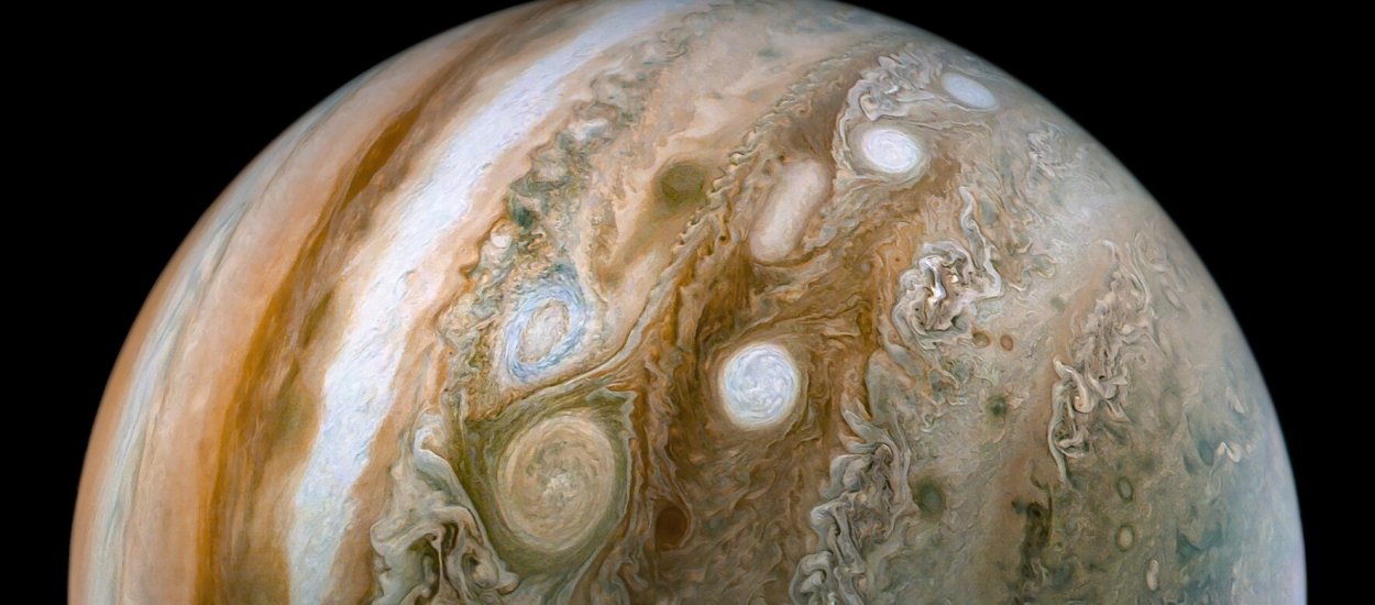 Te zdjęcia Jowisza są niesamowite. Są bardzo istotne dla nauki