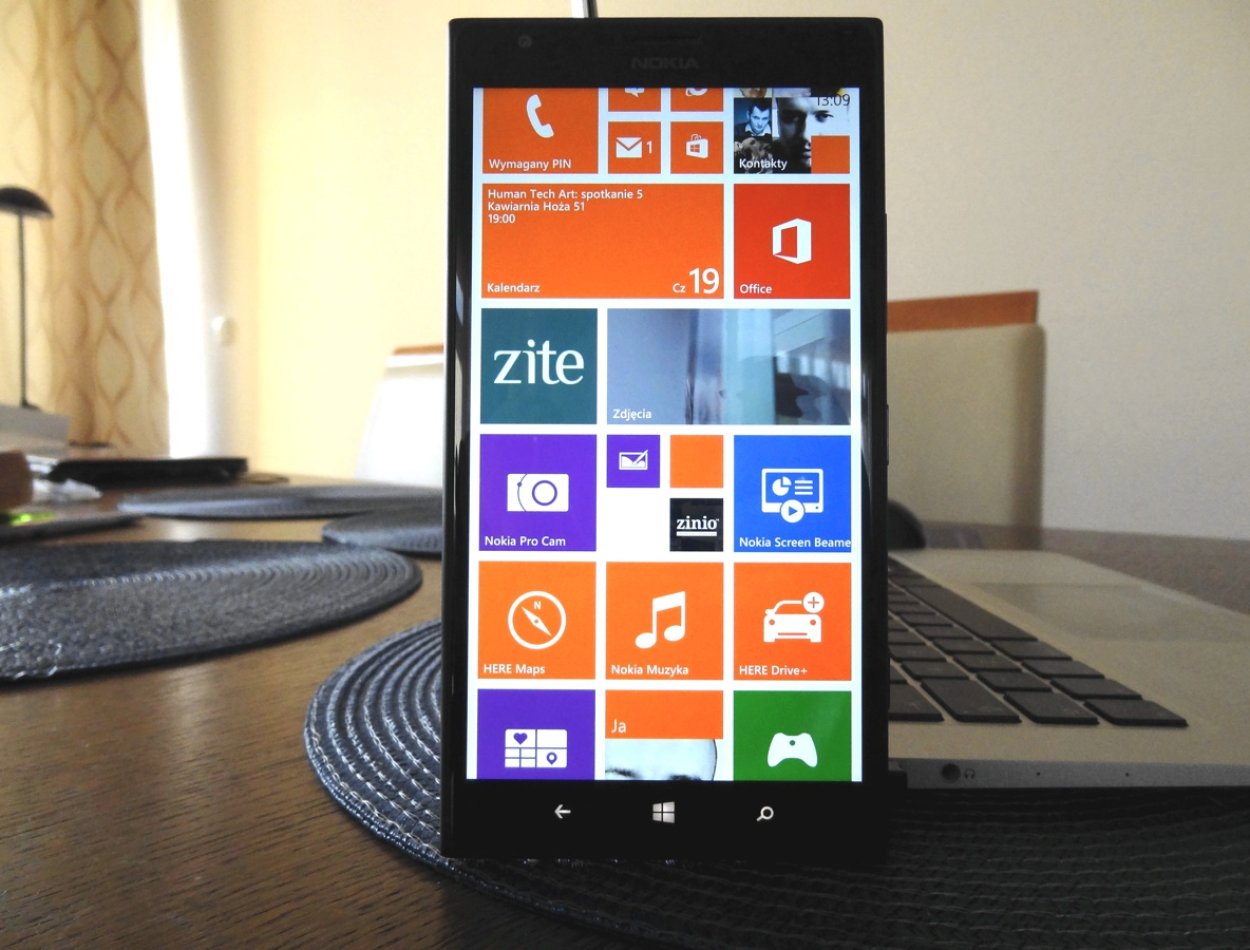 Rozpoczęcie przygody z Windows Phone nie jest tak straszne jak kiedyś. Na przykładzie Nokia Lumia 1520