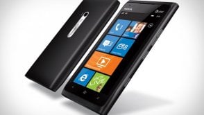 Nokia przycina cenę Lumii 900 i trudno się temu dziwić. Kto kupi telefon bez szans na nowego Windowsa? 