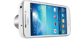 Samsung Galaxy S4 Zoom zaprezentowany. Co oferuje hybryda telefonu i aparatu?
