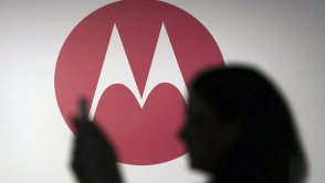 Motorola odbija piłeczkę i krytykuje Apple za "skandaliczne ceny"