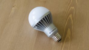 Sprawdzamy Prestigio Smart LED Light, najtańszą z inteligentnych żarówek