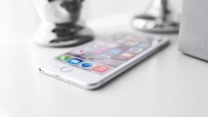 Apple zrezygnuje z aluminium: iPhone ze szkła w 2017 roku. O tym rozmawia dzisiaj branża