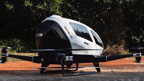 Co tam autonomiczne samochody - ten dron bierze na pokład człowieka i leci z nim w wyznaczone miejce