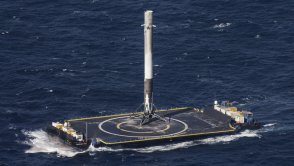 Wielki sukces SpaceX - rakieta Falcon 9 wylądowała na barce