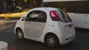 Autonomiczne auta Google przejechały już 2 miliony mil. Teraz wypada nam się zastanowić