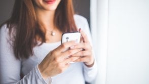 Co tam komunikatory i social media - Polacy nadal wysyłają na potęgę SMSy